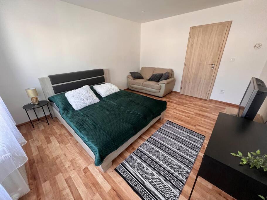 Apartman Centrum Sturka Мартин Екстериор снимка